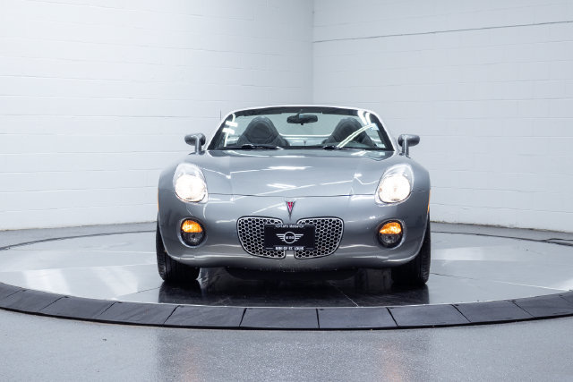 Used 2006 Pontiac Solstice Convertible w/ Premium Package RWD image 5