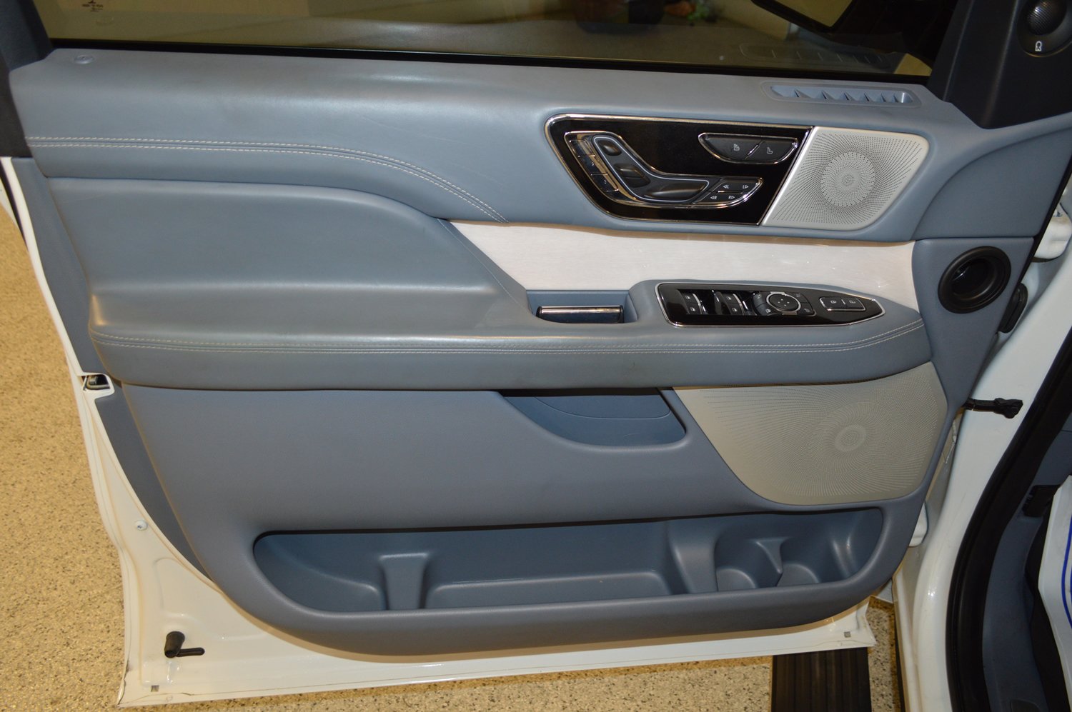 Used 2022 Lincoln Navigator Black Label AWD/4WD image 15