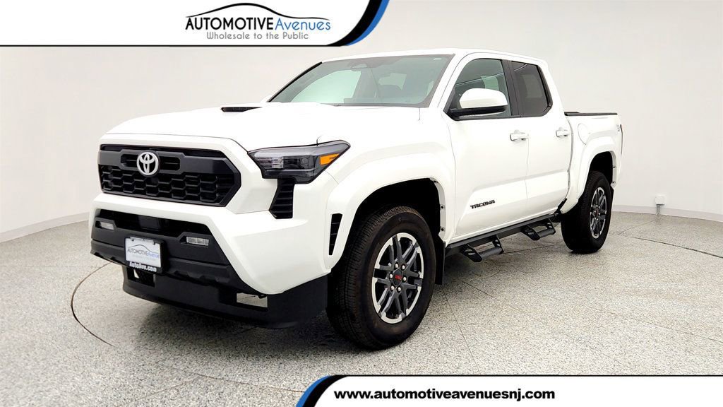 Used 2024 Toyota Tacoma TRD Sport AWD/4WD image 1