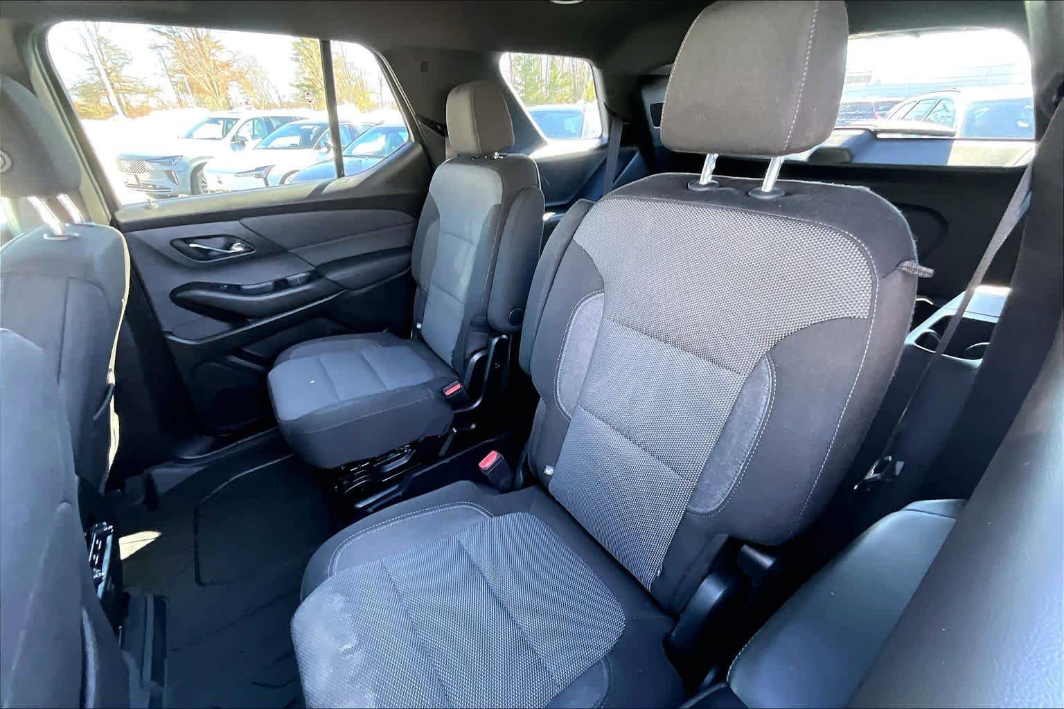 Used 2023 Chevrolet Traverse LT image 20