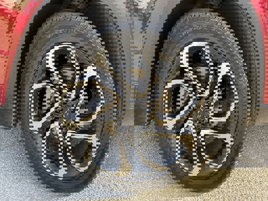 Used 2025 Chevrolet Trax RS w/ Driver Confidence Package image 32