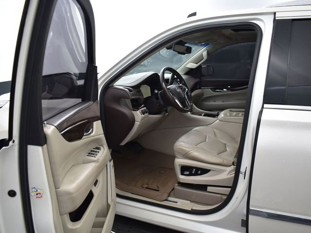 Used 2015 Cadillac Escalade ESV Luxury image 12