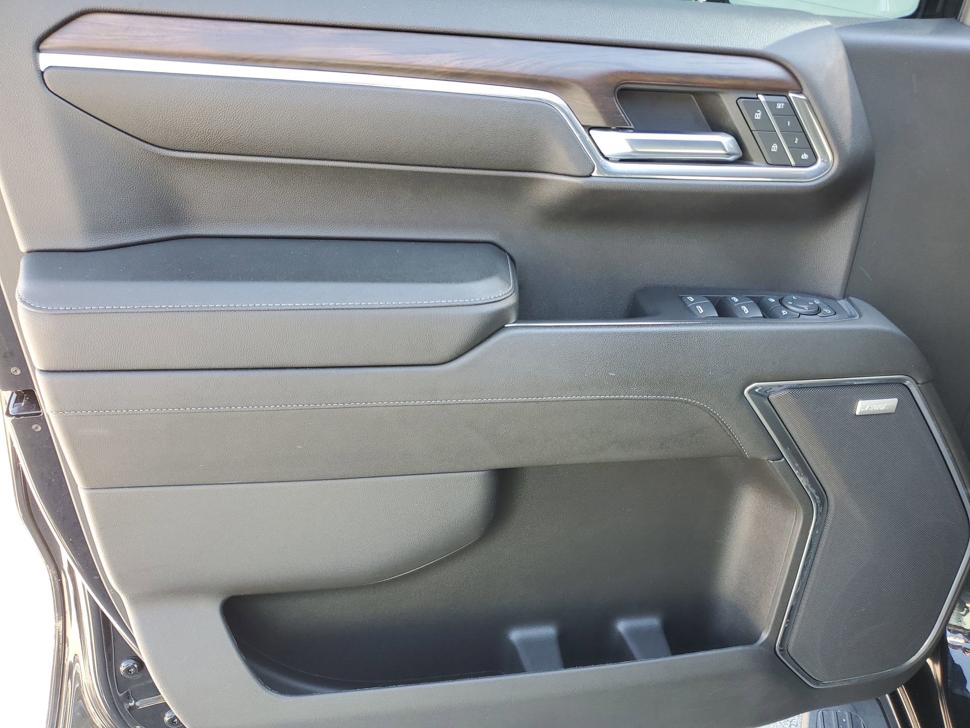 Used 2023 GMC Sierra 1500 SLT w/ SLT Premium Package image 19