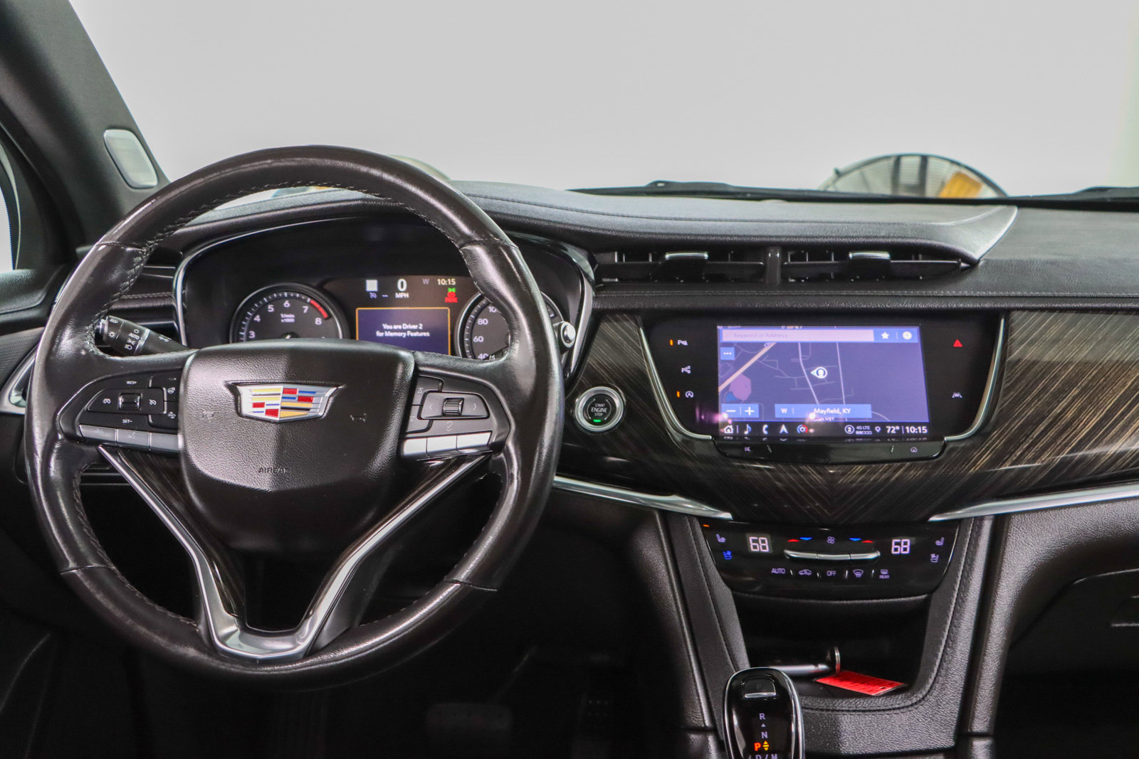 Used 2023 Cadillac XT6 Premium Luxury w/ Technology Package FWD image 17