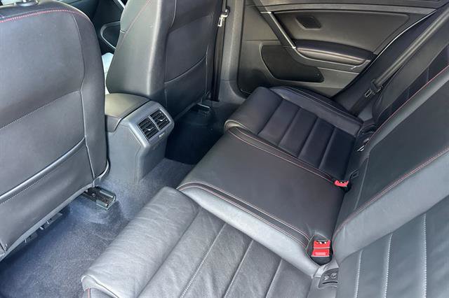 Used 2018 Volkswagen GTI SE w/ SE Leather Package FWD image 12