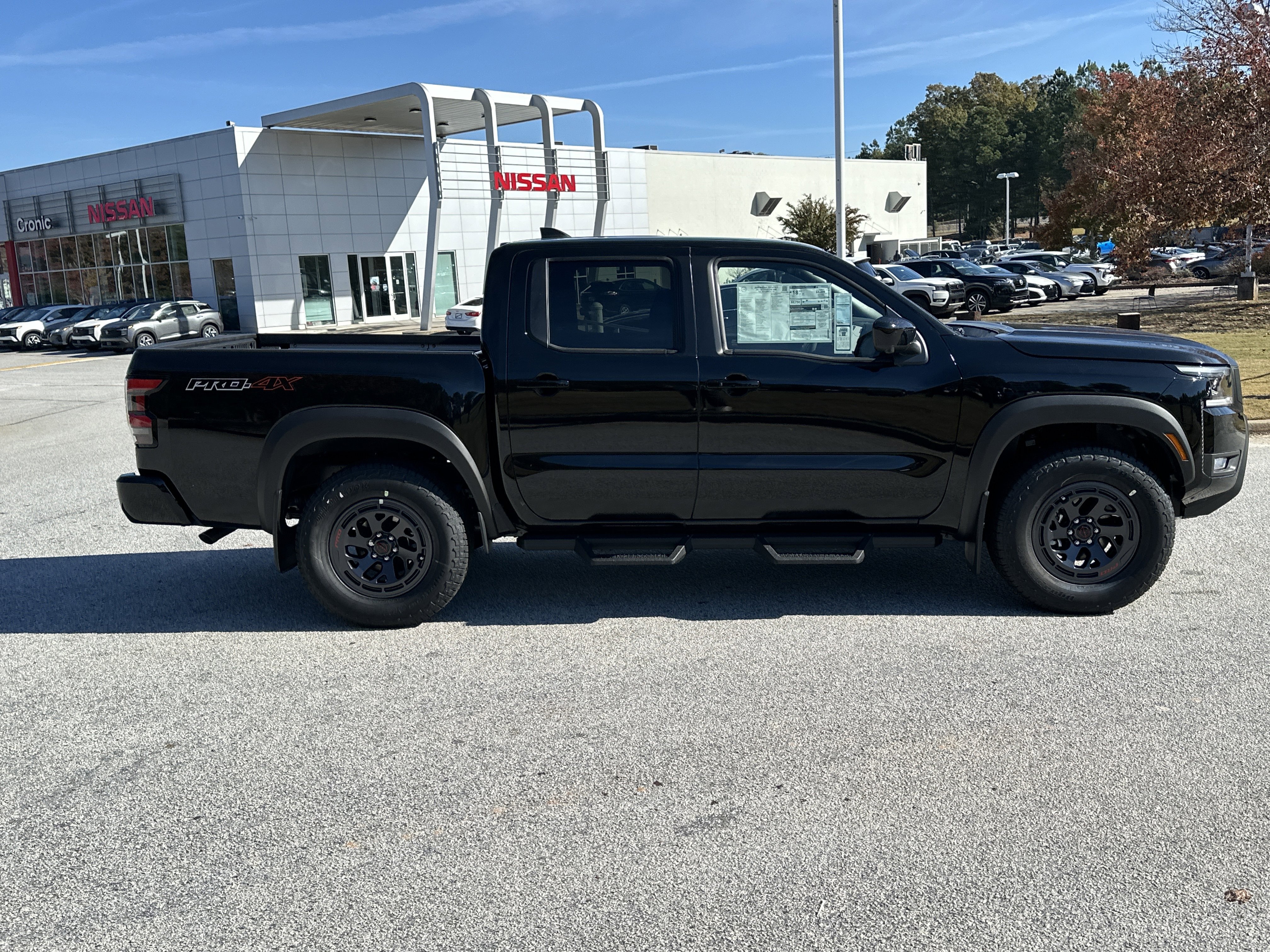 New 2026 Nissan Frontier PRO-4X w/ Pro-4x Convenience Package image 4