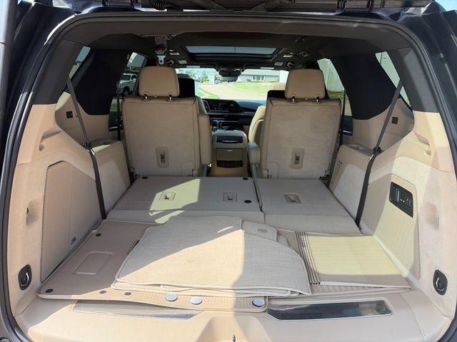 Used 2024 Cadillac Escalade Premium Luxury w/ Performance Package AWD/4WD image 40