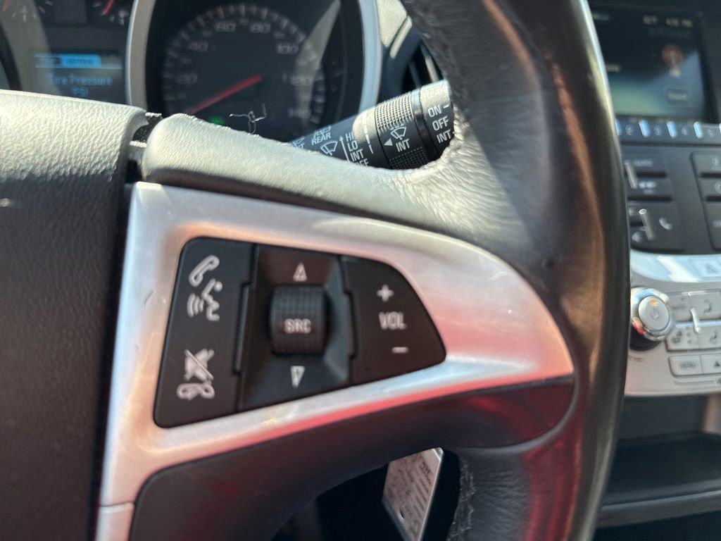 Used 2017 Chevrolet Equinox LT w/ Convenience Package image 3