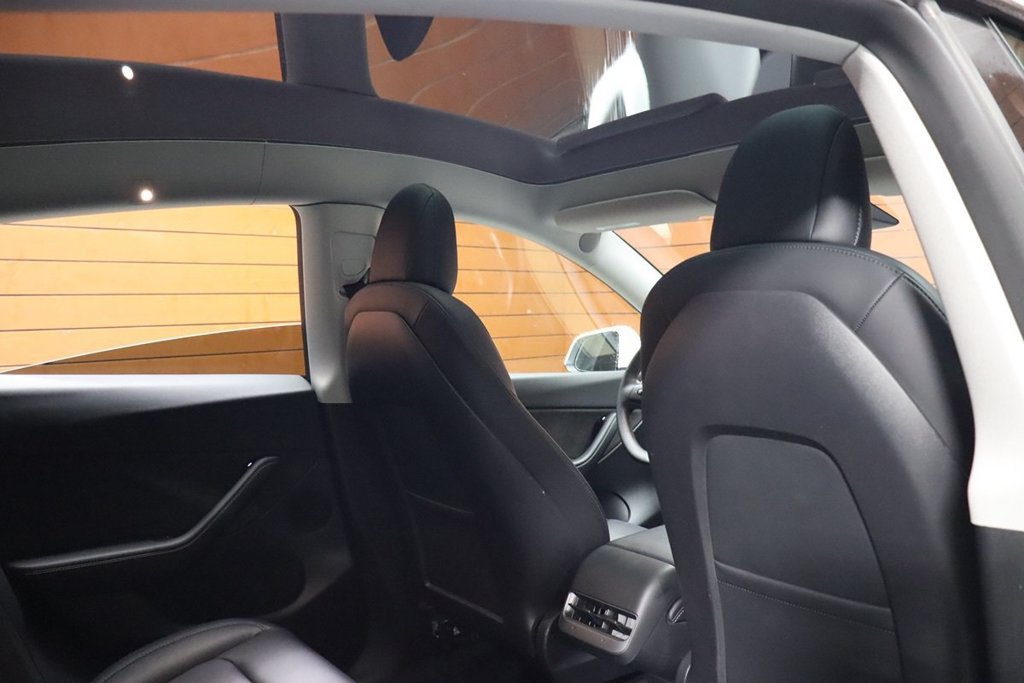 Used 2022 Tesla Model Y Performance AWD/4WD image 57