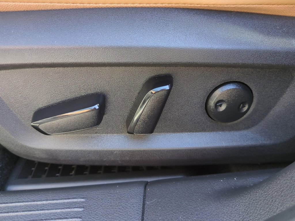 Used 2023 Nissan Rogue Platinum w/ Platinum Premium Package image 18