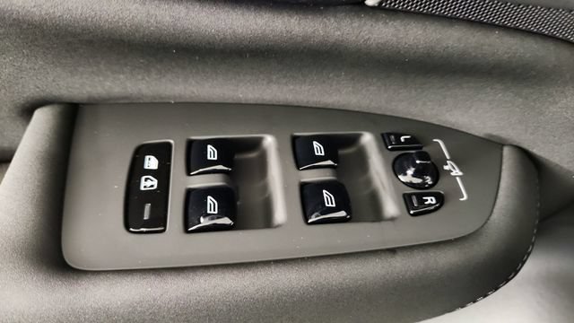 New 2026 Volvo XC90 B6 Plus w/ Protection Package AWD/4WD image 10