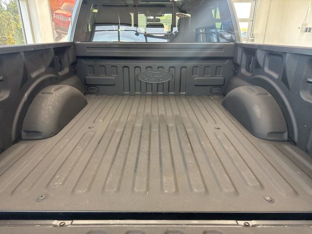 Used 2018 Ford F150 Platinum w/ Equipment Group 701A Luxury AWD/4WD image 9
