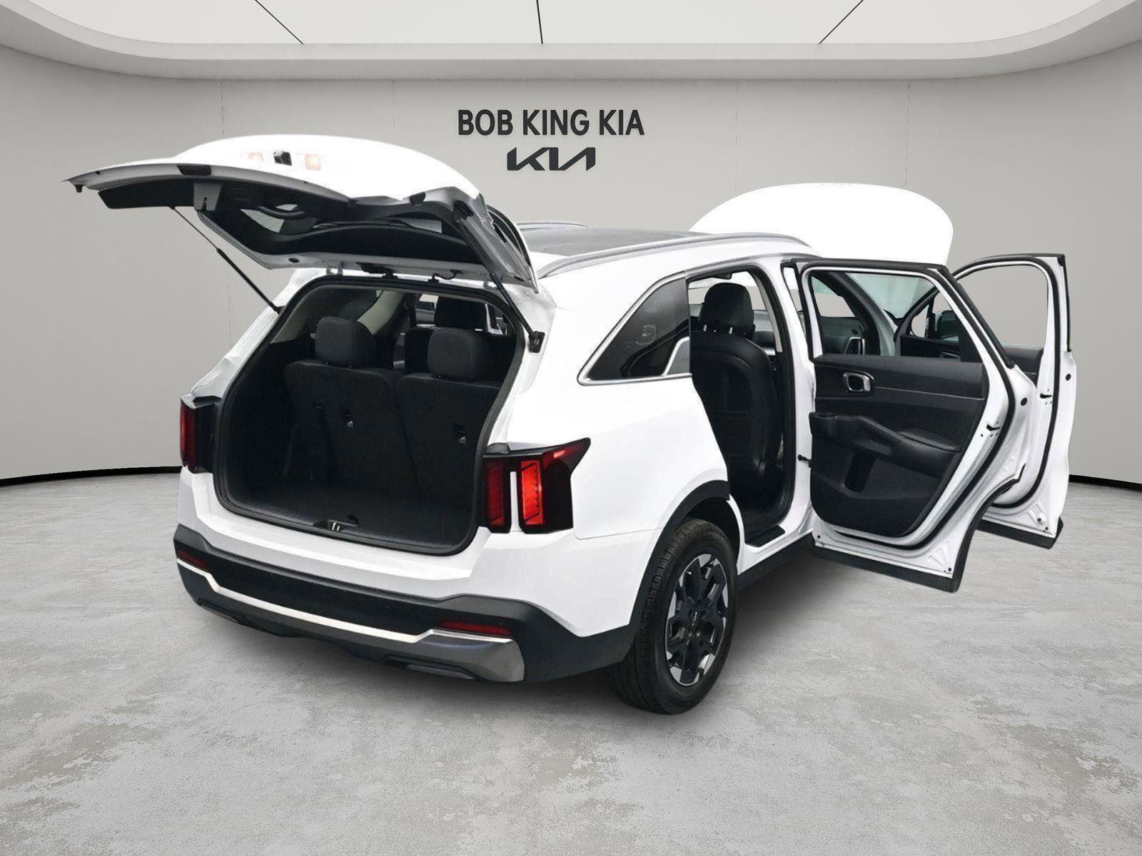 Used 2025 Kia Sorento S w/ Panoramic Sunroof Package FWD image 26