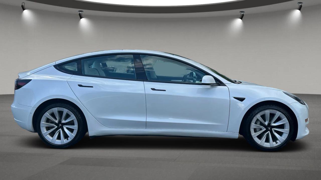 Used 2022 Tesla Model 3 Long Range AWD/4WD image 7