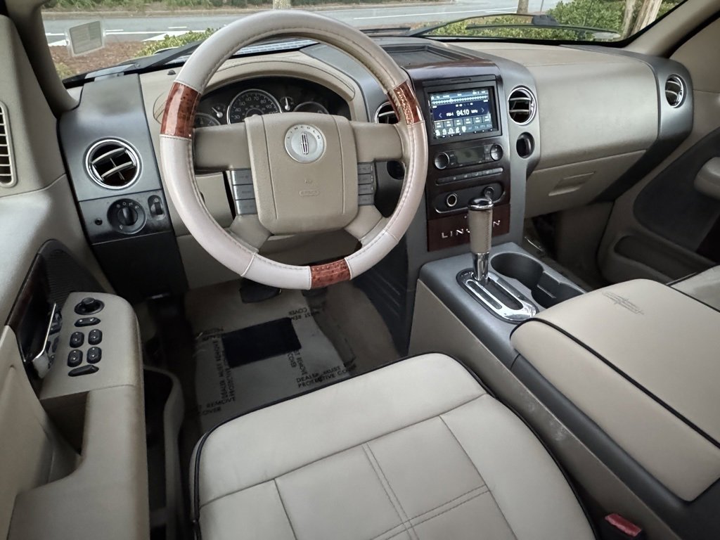 Used 2006 Lincoln Mark LT 4x4 image 15