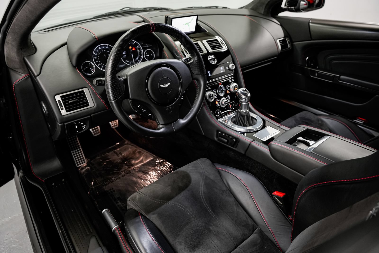 Used 2009 Aston Martin DBS Coupe RWD image 9