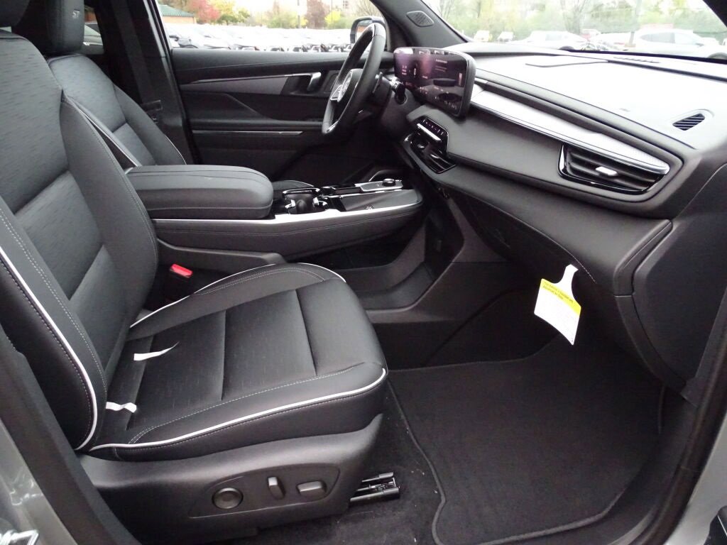 New 2025 Buick Enclave Sport Touring w/ Super Cruise Package image 7