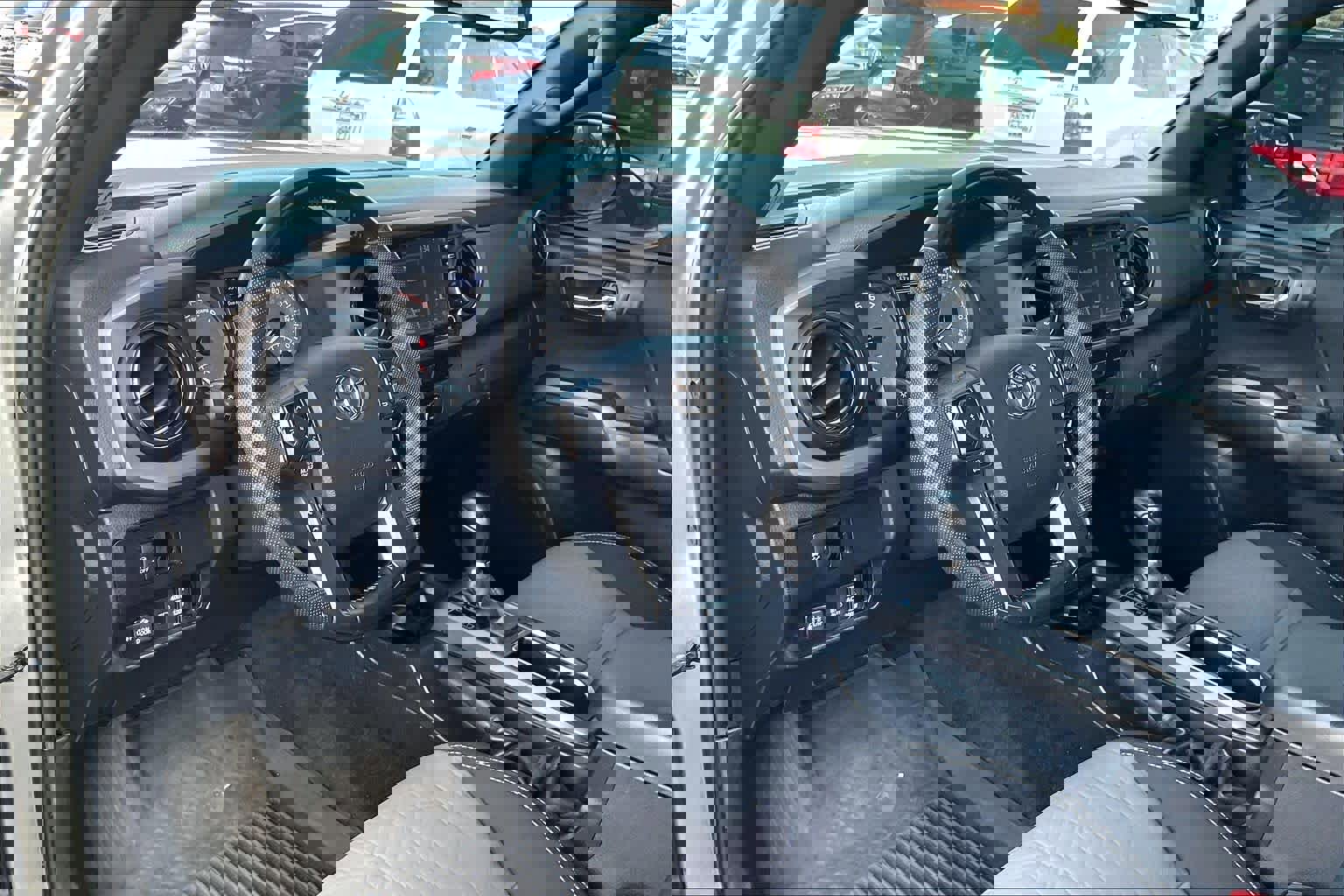 Used 2022 Toyota Tacoma TRD Off-Road image 15