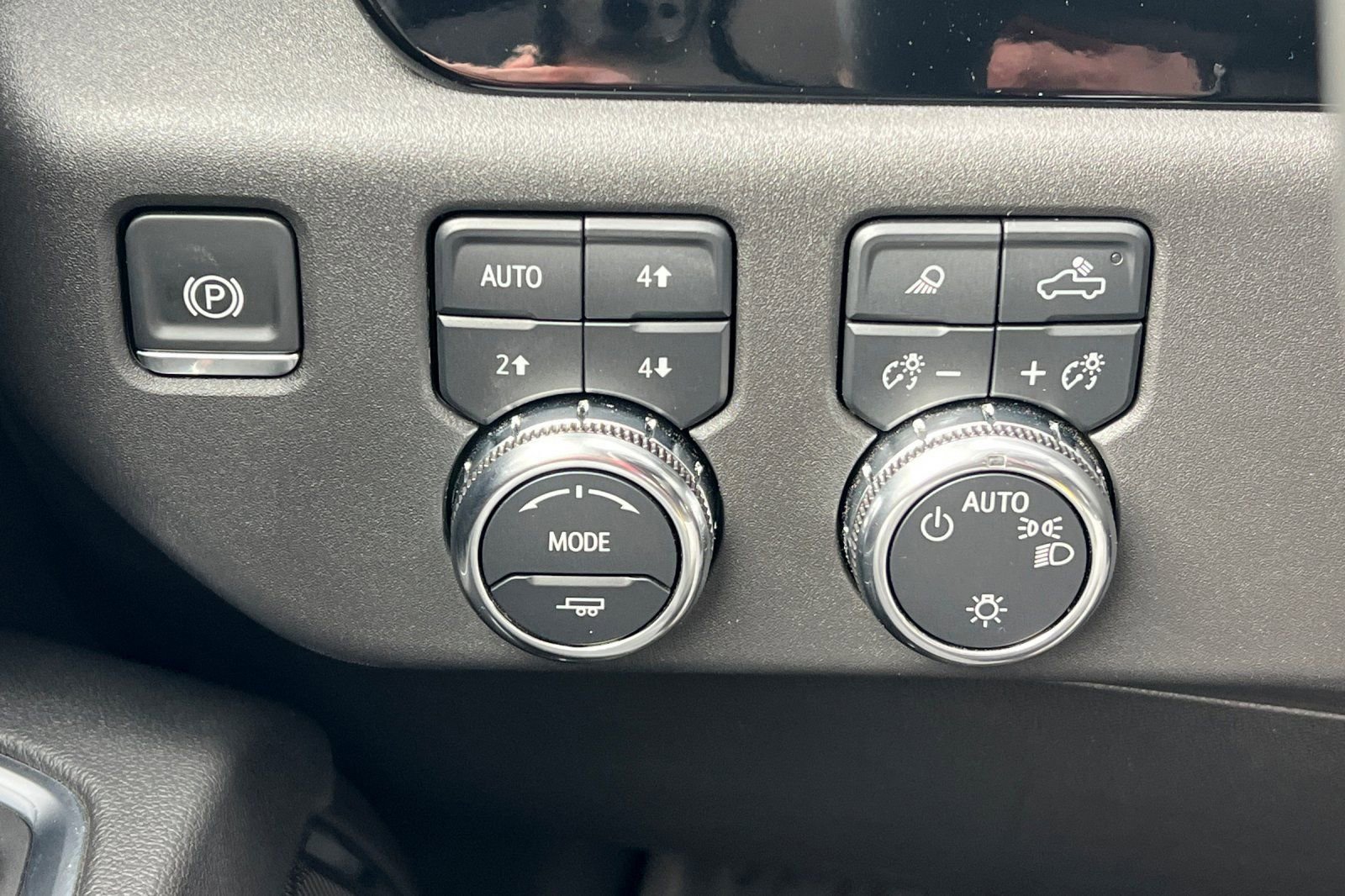 Used 2025 GMC Sierra 1500 SLE image 36