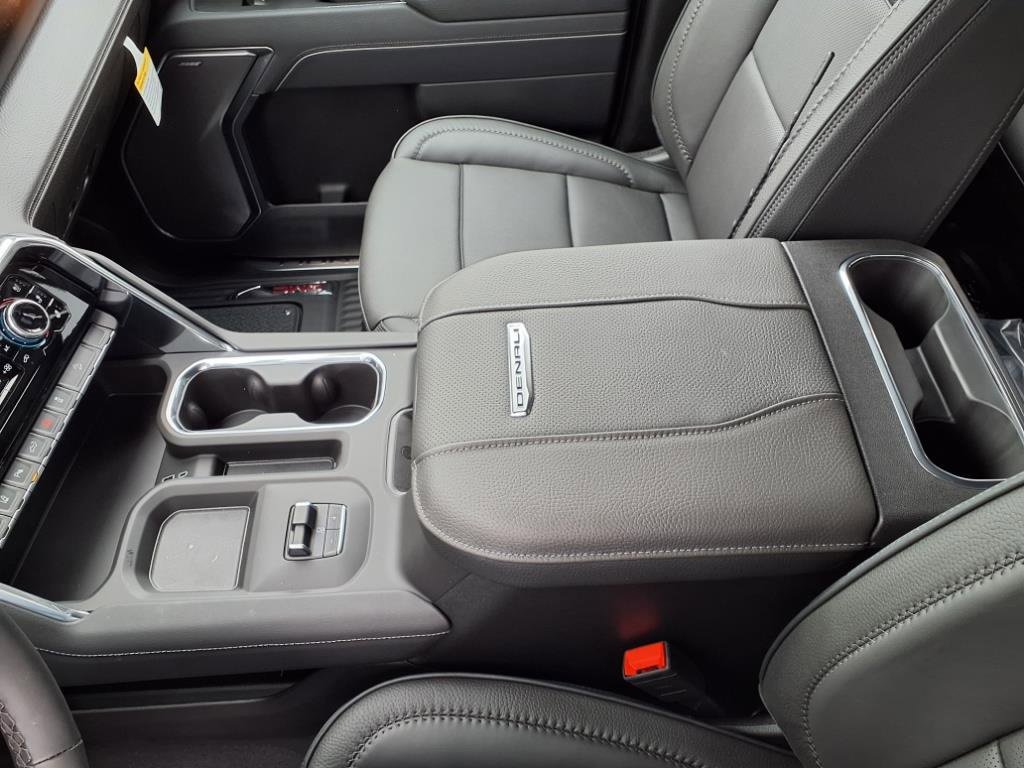 New 2025 GMC Sierra 2500 Denali w/ Denali Reserve Package image 14
