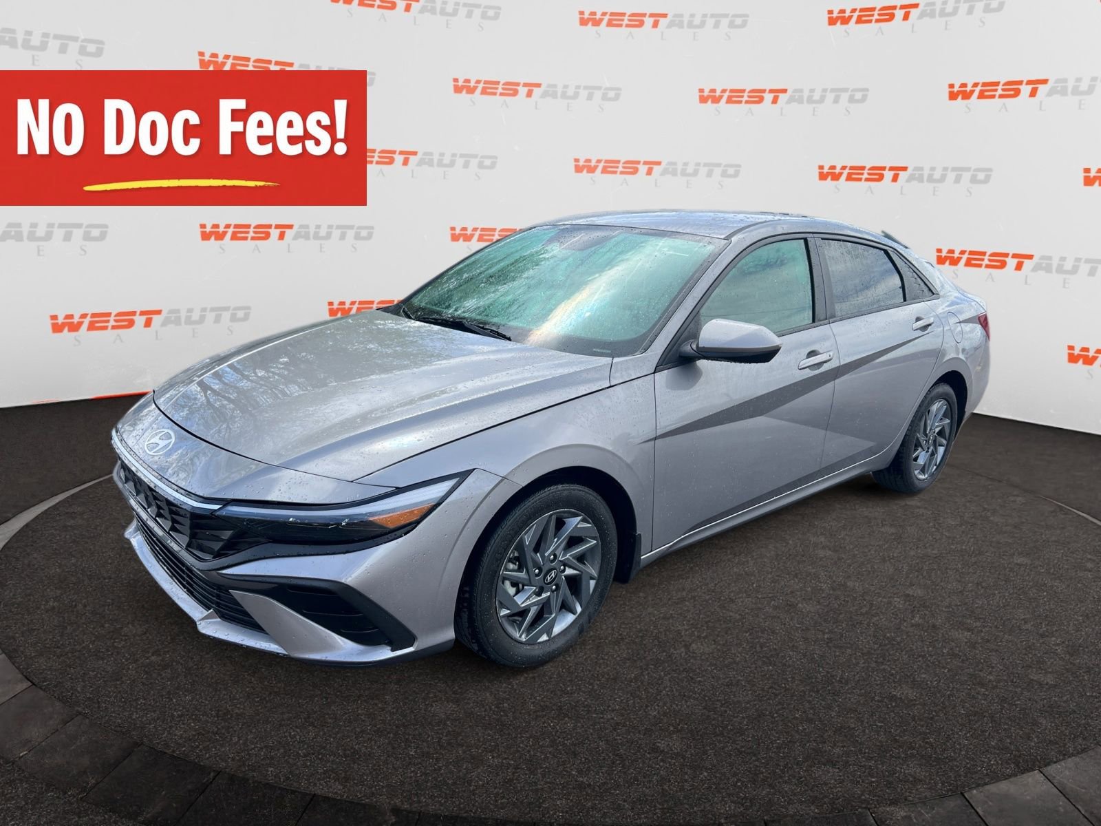 Used 2024 Hyundai Elantra Blue FWD image 1