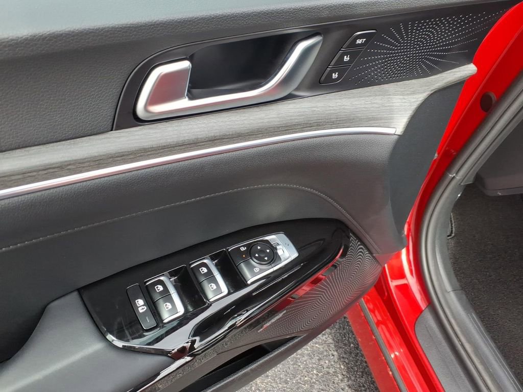 Used 2025 Kia K5 EX image 12