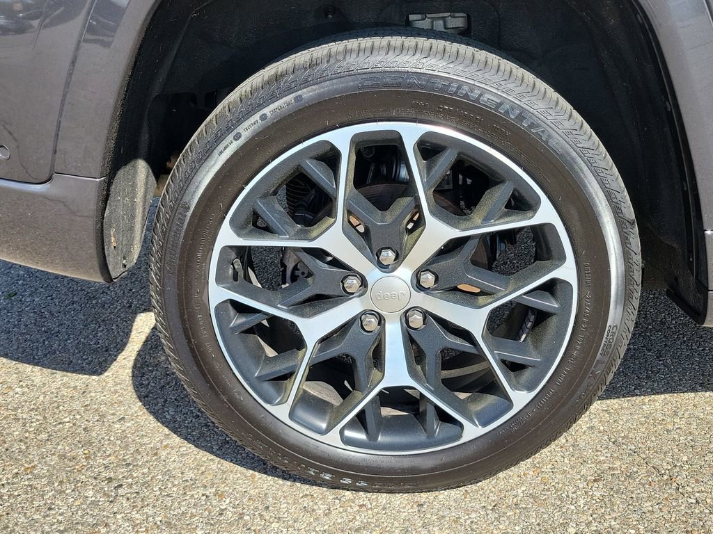 Used 2023 Jeep Grand Cherokee Summit AWD/4WD image 6