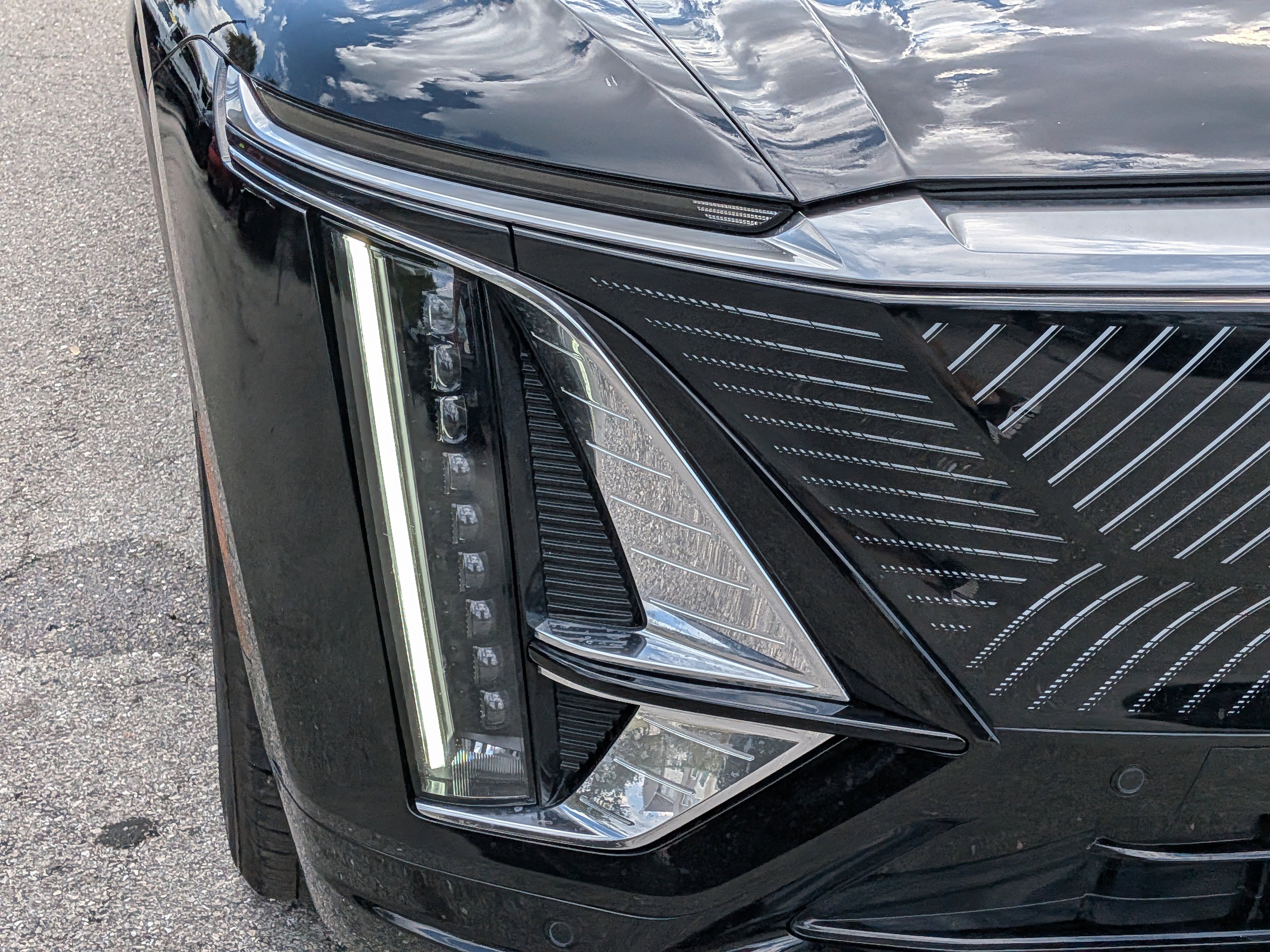 Used 2024 Cadillac Lyriq Luxury w/ LPO, Floor Liner Package image 10