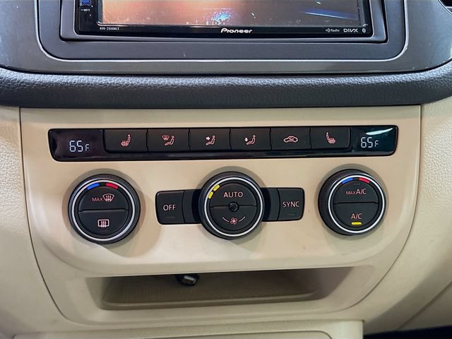 Used 2017 Volkswagen Tiguan SEL AWD/4WD image 15