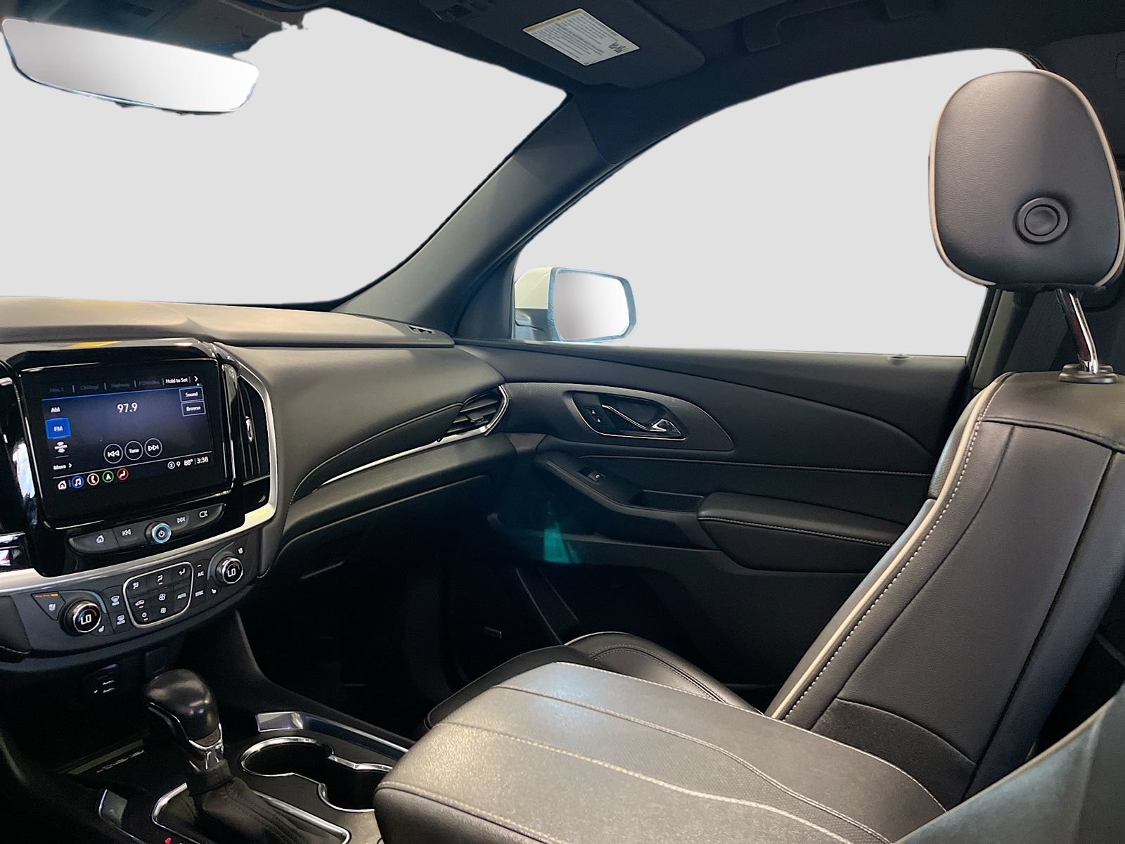 Used 2022 Chevrolet Traverse Premier AWD/4WD image 23