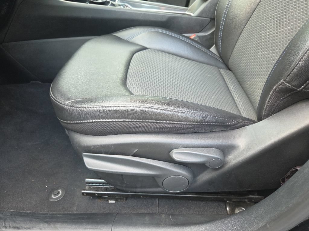 Used 2024 Jeep Compass Latitude AWD/4WD image 19