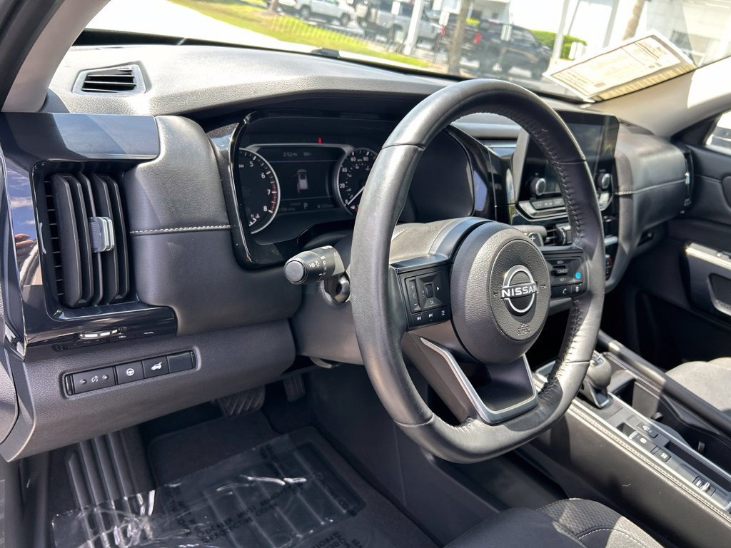 Certified 2025 Nissan Pathfinder SV w/ SV Premium Package FWD image 25