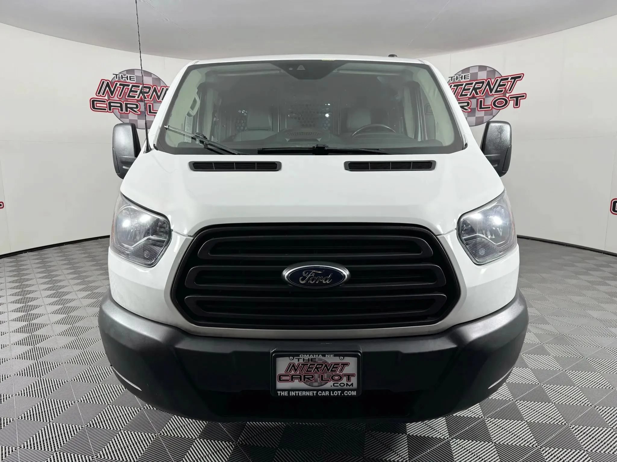 Used 2019 Ford Transit 250 148 Low Roof RWD image 2