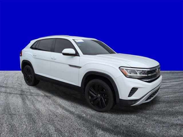 Used 2022 Volkswagen Atlas Cross Sport SE w/ Black Wheel Package FWD image 2