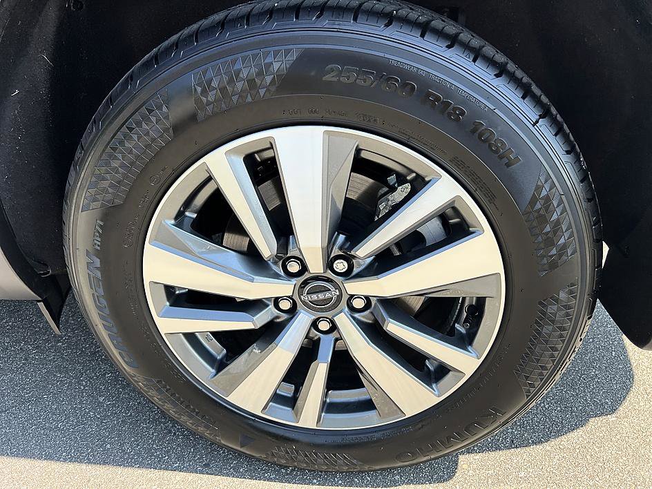 Certified 2025 Nissan Pathfinder SL FWD image 10