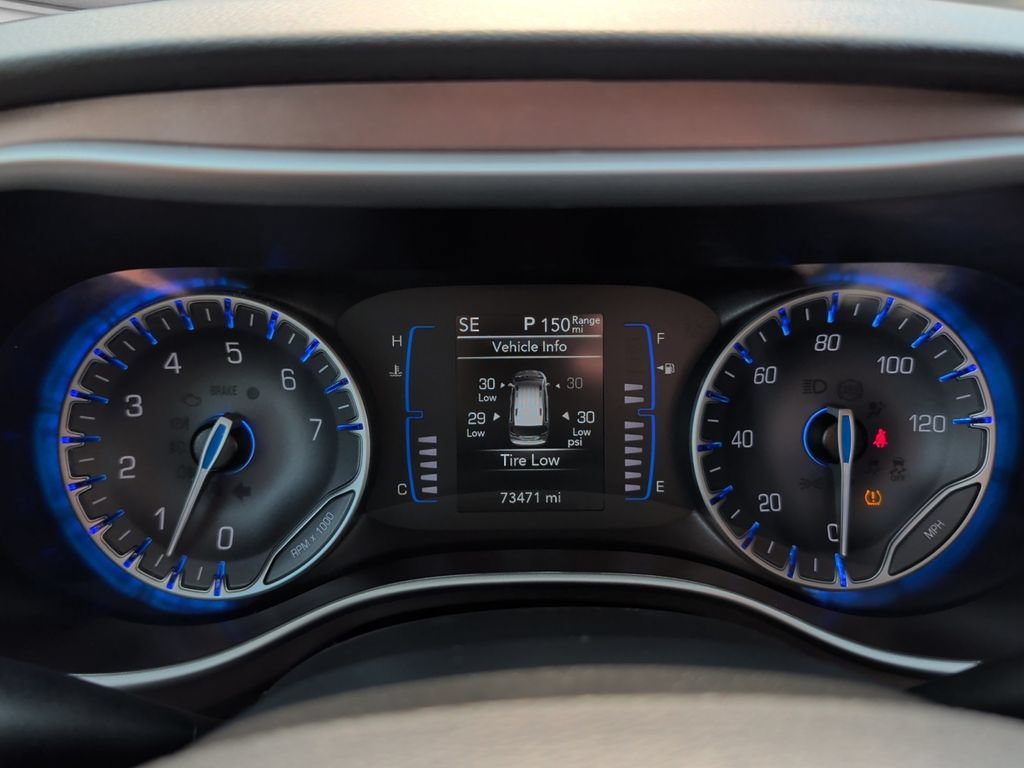 Used 2023 Chrysler Voyager LX FWD image 10