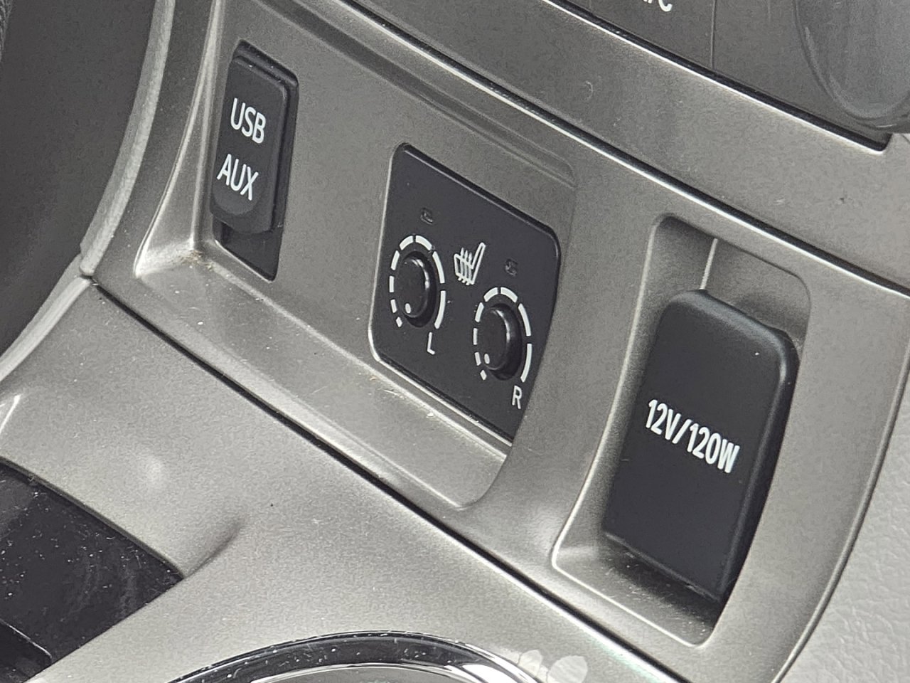 Used 2011 Toyota Highlander SE w/ Tow Pkg image 20