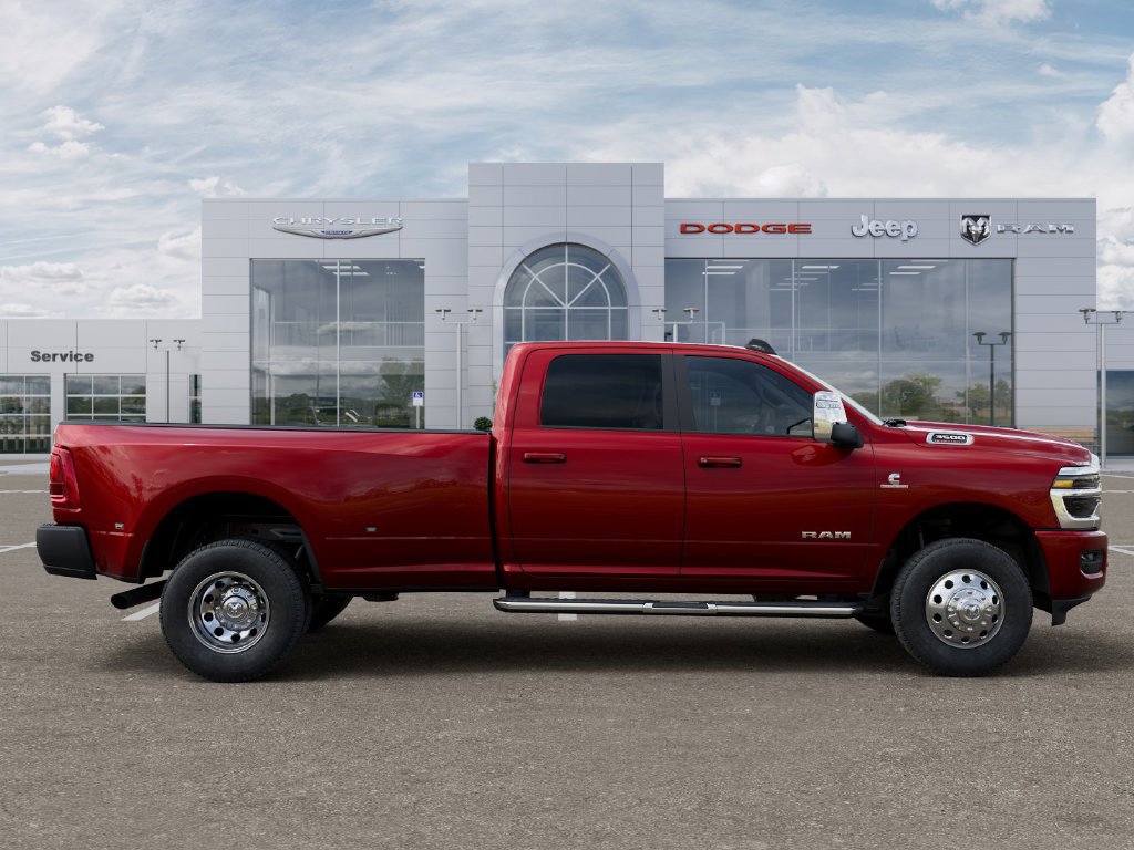 New 2026 RAM 3500 Laramie AWD/4WD image 21