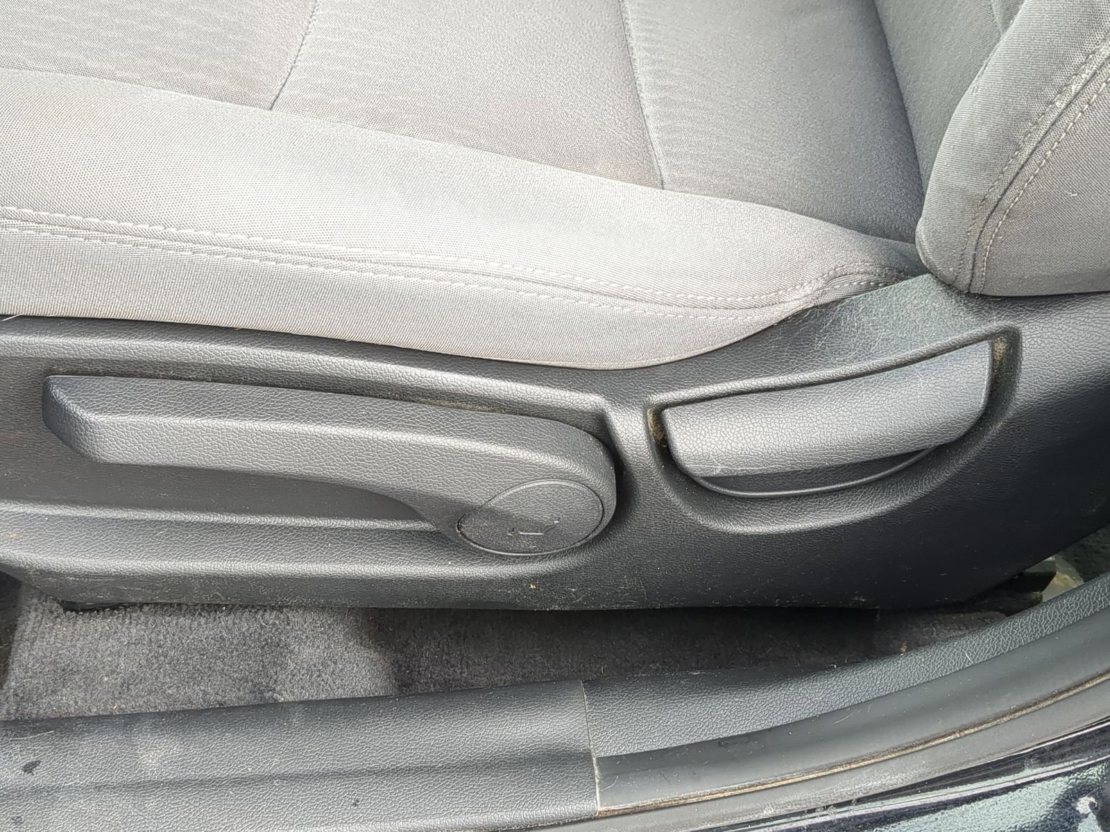 Used 2015 Hyundai Elantra SE w/ Option Group 02 image 28