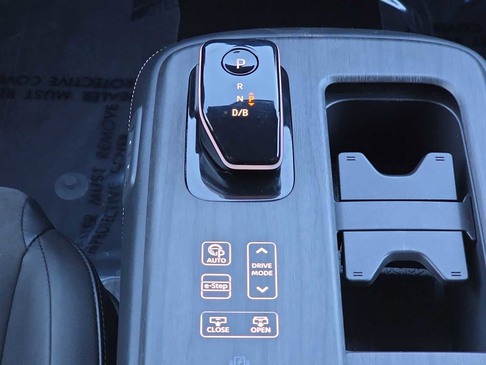 Used 2023 Nissan Ariya EMPOWER+ image 21