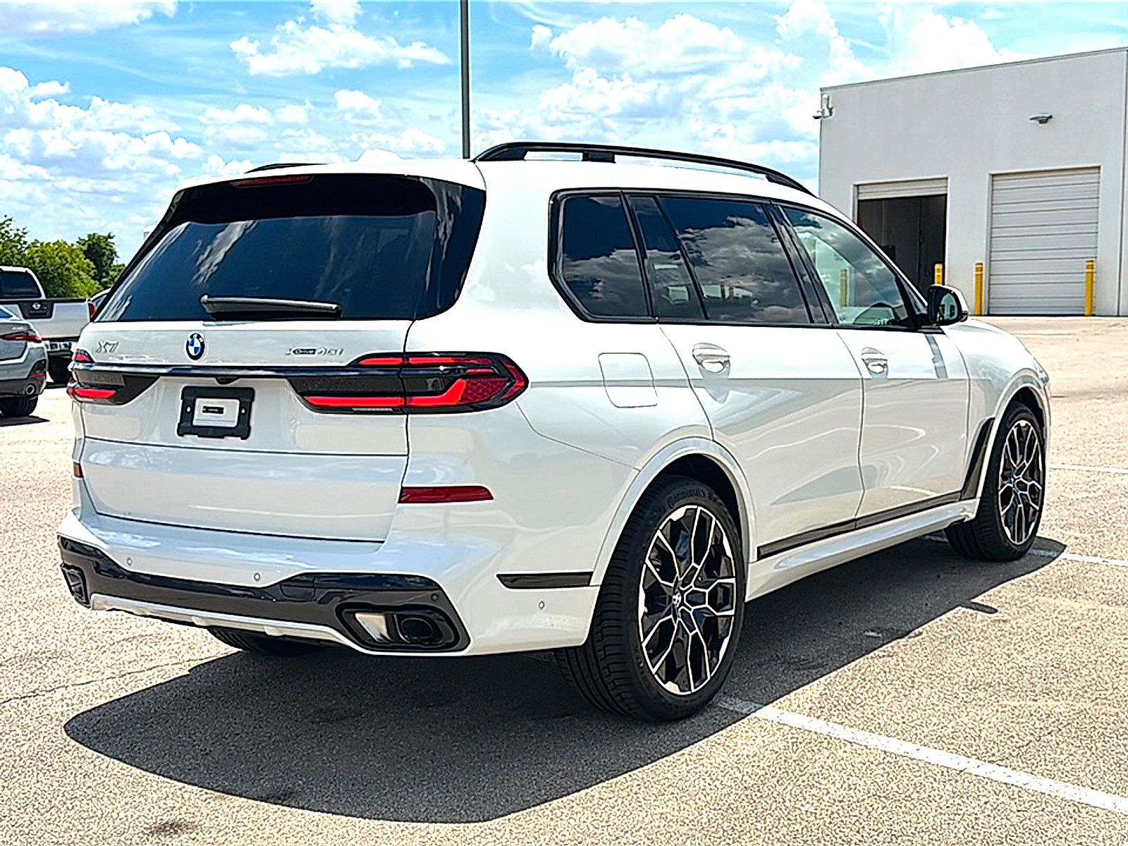 New 2027 BMW X7 xDrive40i w/ M Sport Package AWD/4WD image 8