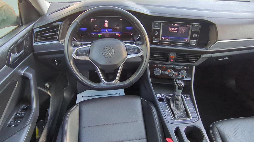 Used 2024 Volkswagen Jetta SE FWD image 11