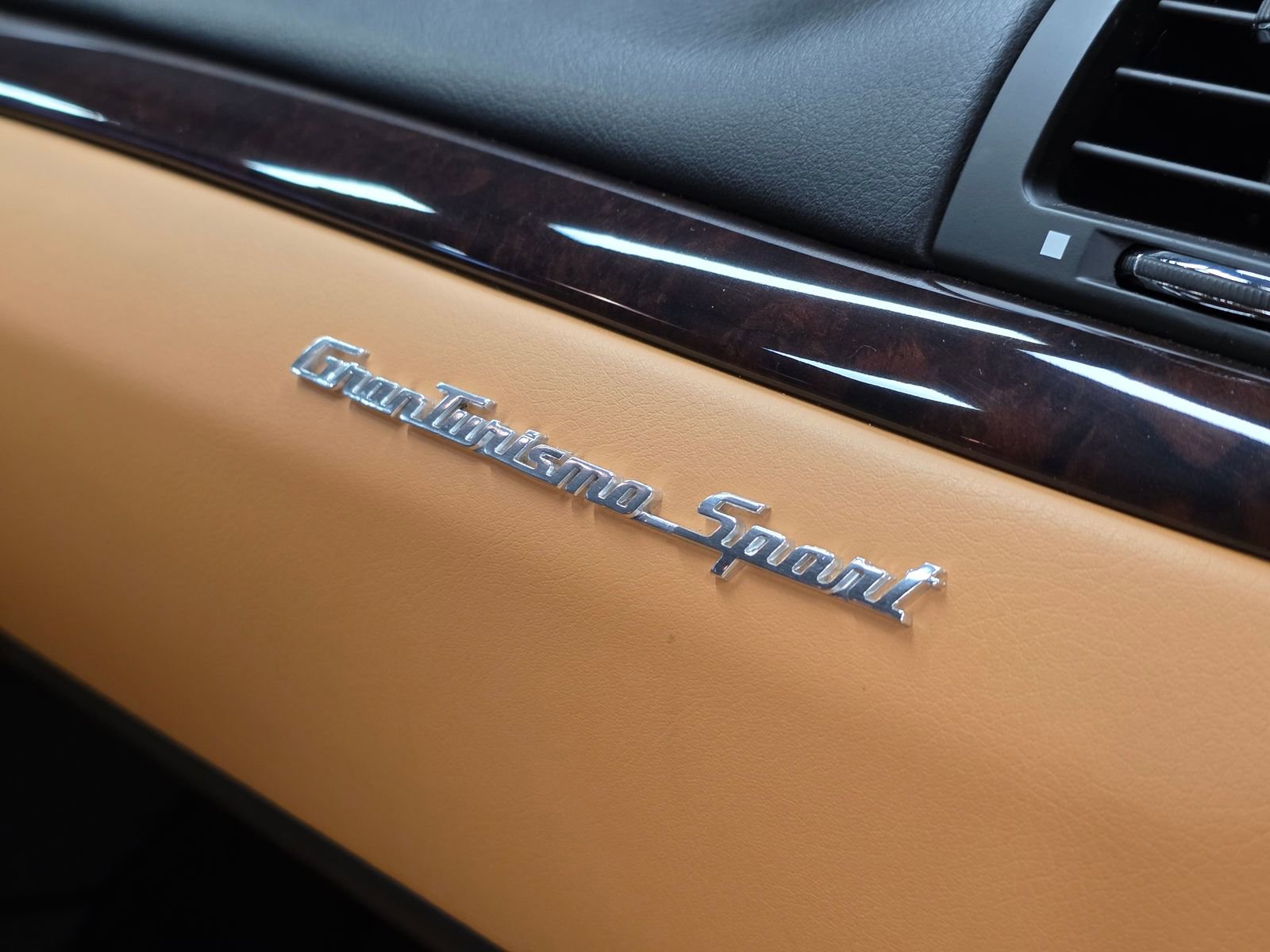 Used 2015 Maserati GranTurismo Sport RWD image 4