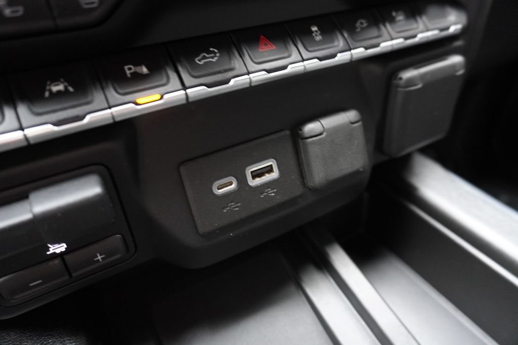Used 2022 Chevrolet Silverado 1500 High Country w/ LPO, Dark Essentials Package AWD/4WD image 20