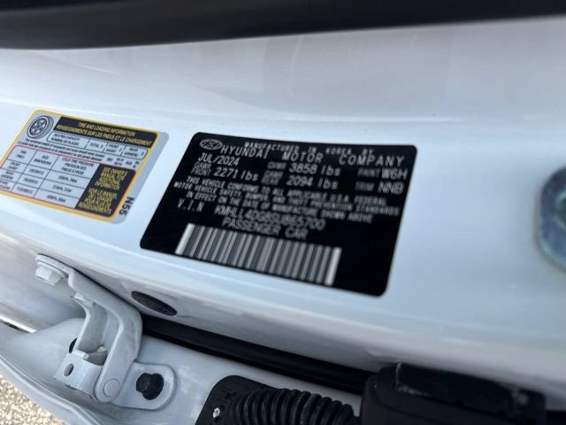 Used 2025 Hyundai Elantra SE FWD image 26