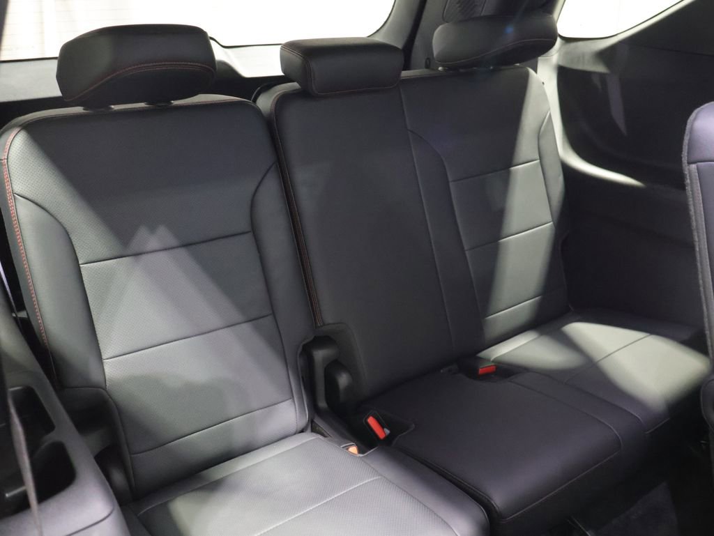 Used 2024 Chevrolet Traverse RS w/ LPO, Floor Liner Package image 23