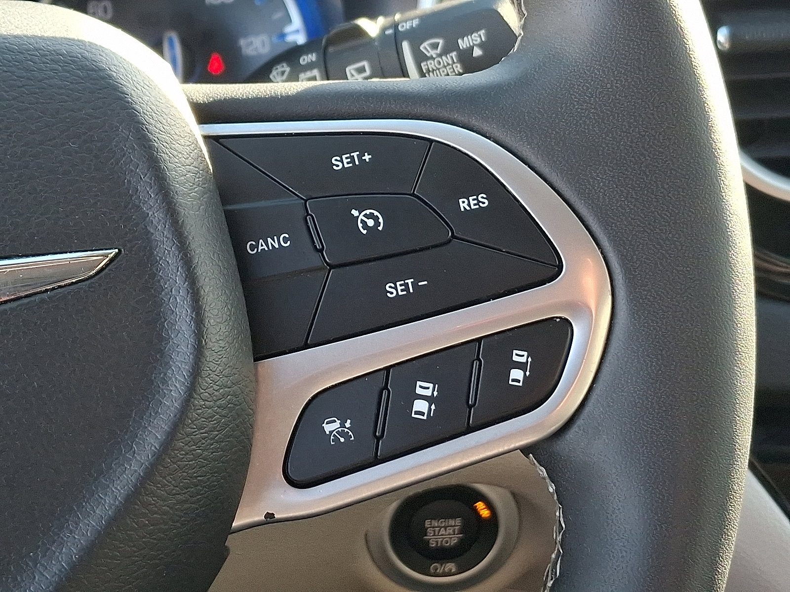Used 2024 Chrysler Pacifica Touring-L FWD image 22