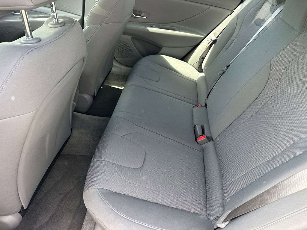 Used 2025 Hyundai Elantra SE image 20