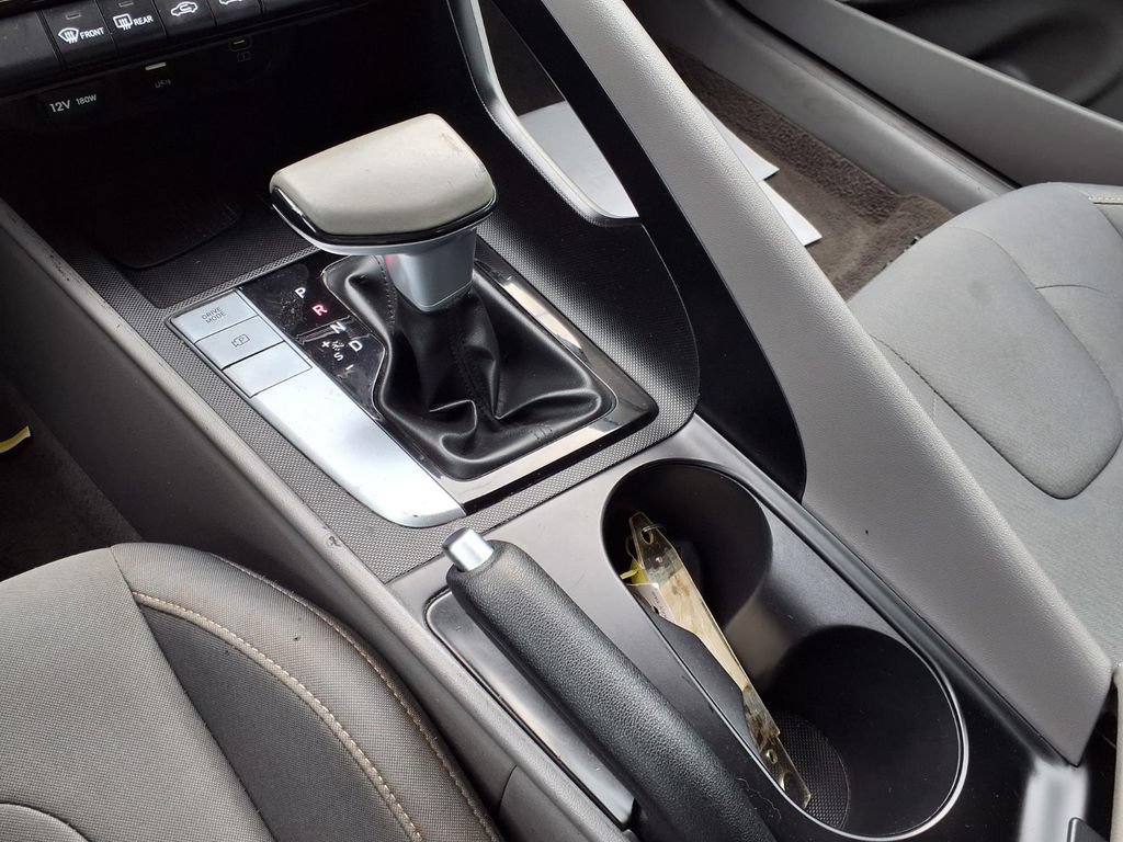 Used 2025 Hyundai Elantra Sport FWD image 12