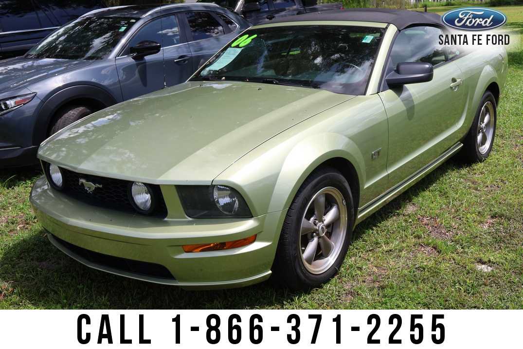Used 2006 Ford Mustang GT RWD image 2